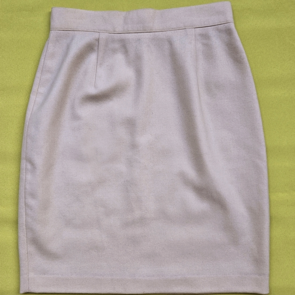 Skirt United Colors of Benetton Italy Wool Size 40 Like new